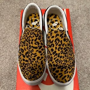 Woman’s Nike size 6.5 Court Legacy shoes NEW NEVER WORN